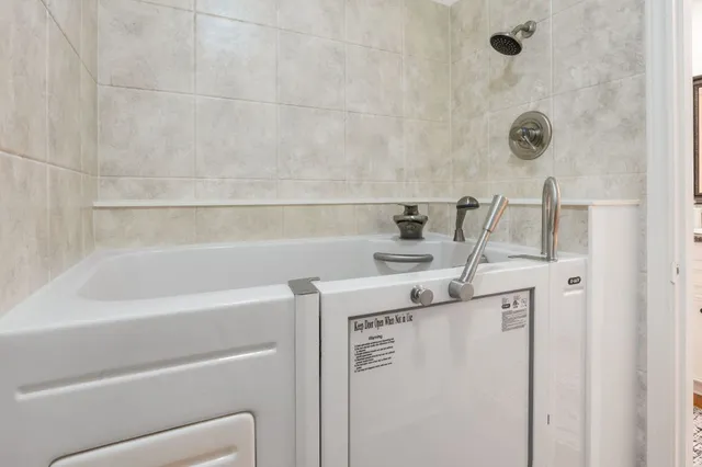 $395,000 | 11127 Pinehurst Drive, Unit E, Austin, TX 78747