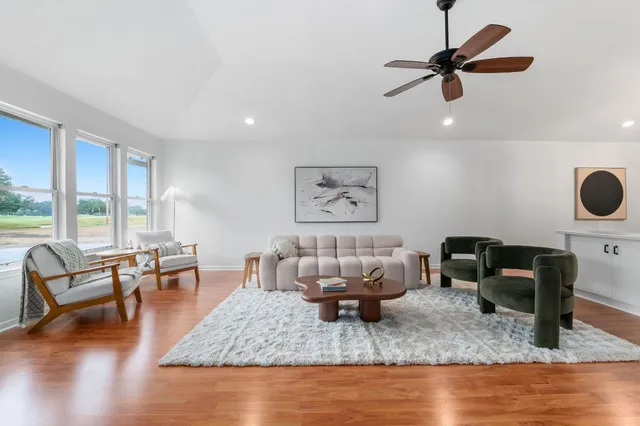 $395,000 | 11127 Pinehurst Drive, Unit E, Austin, TX 78747