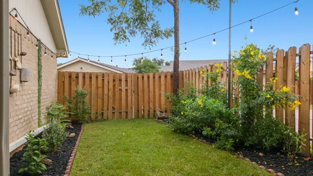 $395,000 | 11127 Pinehurst Drive, Unit E, Austin, TX 78747