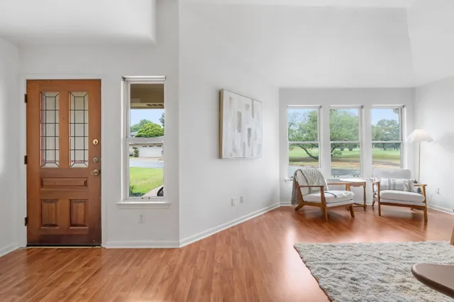 $395,000 | 11127 Pinehurst Drive, Unit E, Austin, TX 78747