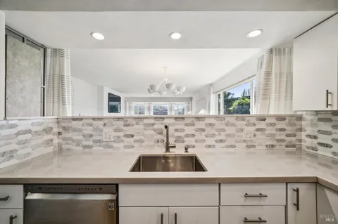 $1,275,000 | 110 Seminary Drive, Unit 1E, Mill Valley, CA 94941