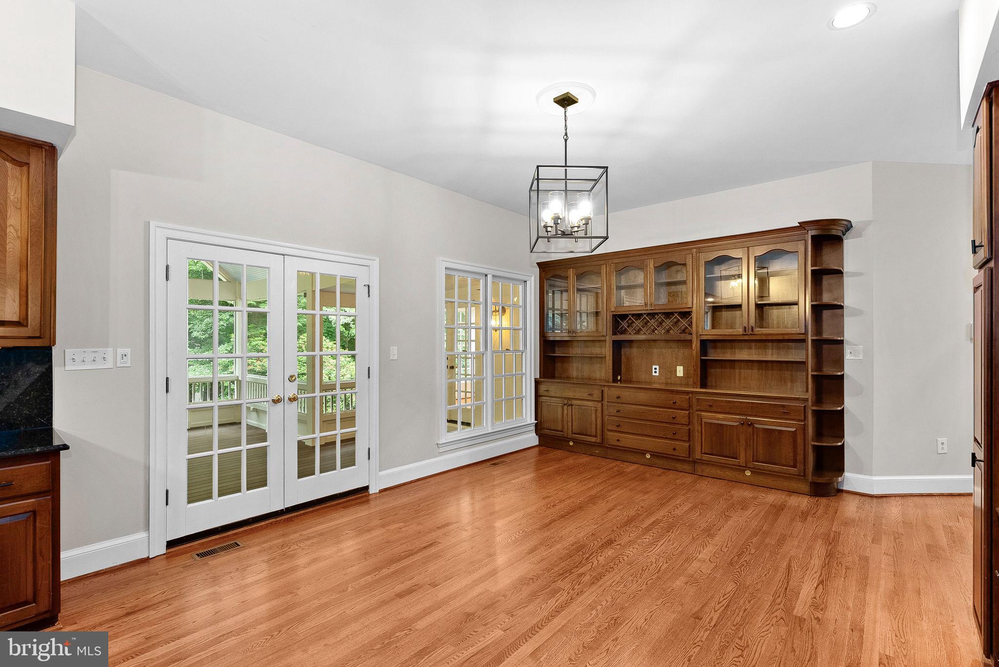 190 Falcon Ridge Road Great Falls, VA 22066 - Photo 26 of 122 Breakfast Room