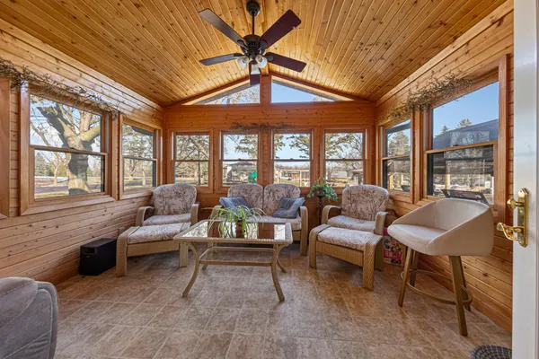 $347,900 | 255 West 7th Street, Gibbon, MN 55335