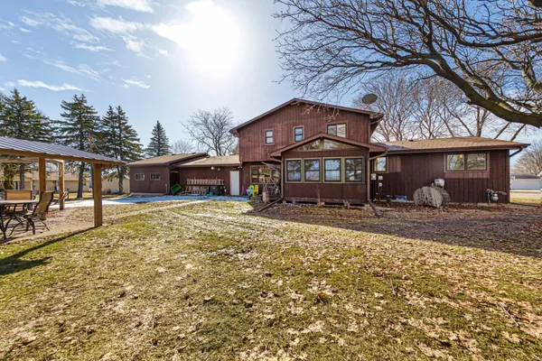 $347,900 | 255 West 7th Street, Gibbon, MN 55335