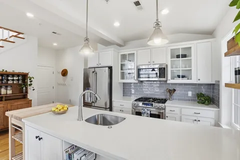 $1,158,000 | 235 Lowell Street, Unit 6, Somerville, MA 02144