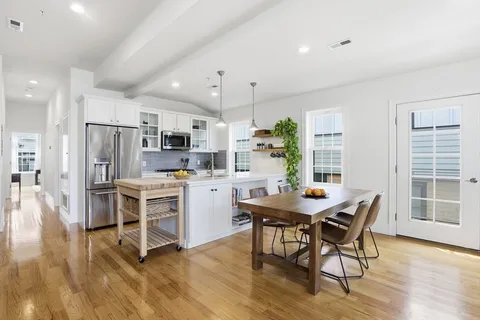 $1,158,000 | 235 Lowell Street, Unit 6, Somerville, MA 02144