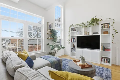 $1,158,000 | 235 Lowell Street, Unit 6, Somerville, MA 02144