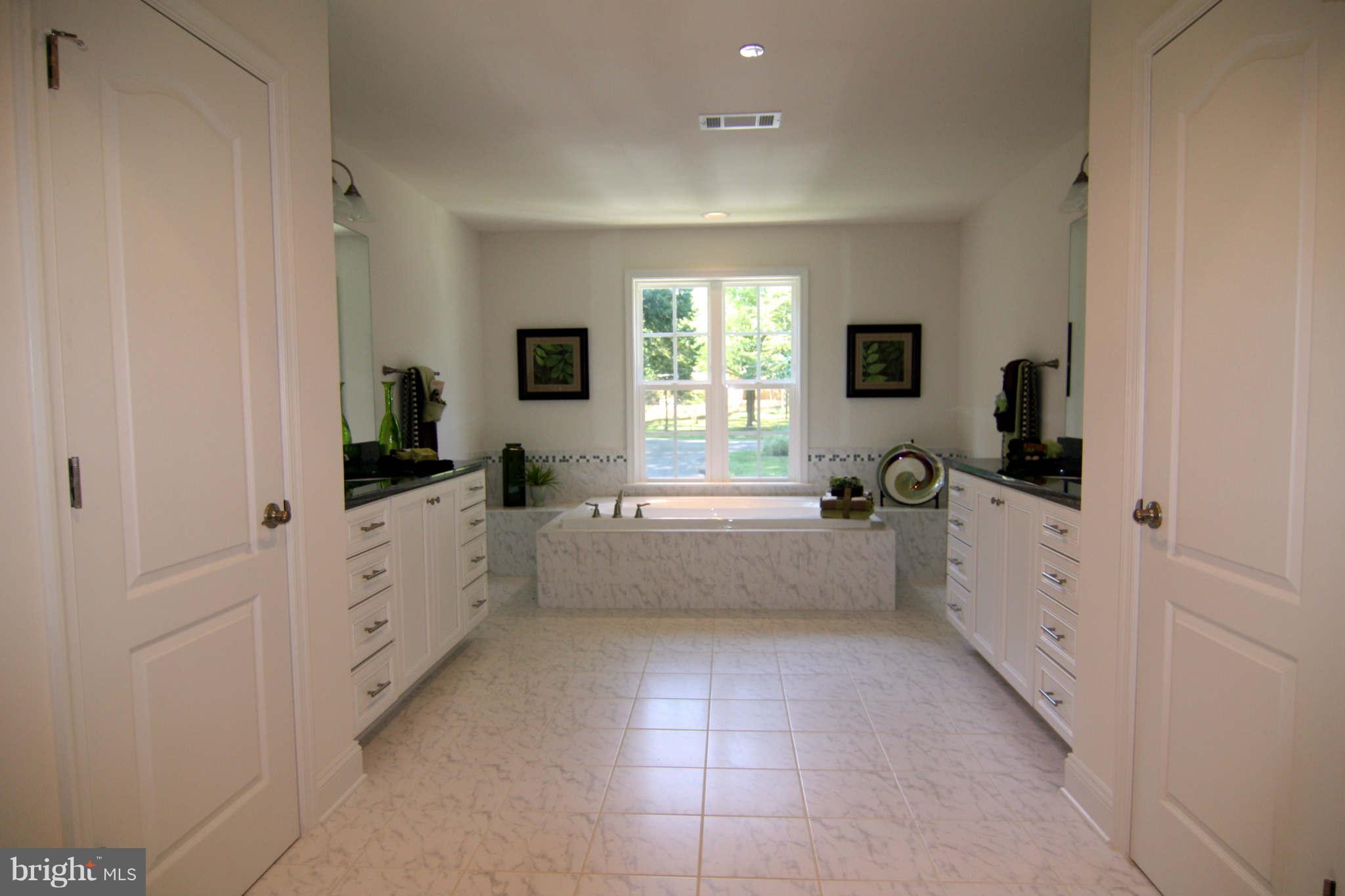 10916 Chandler Road Potomac, MD 20854 - Photo 13 of 24 Bath (Master)