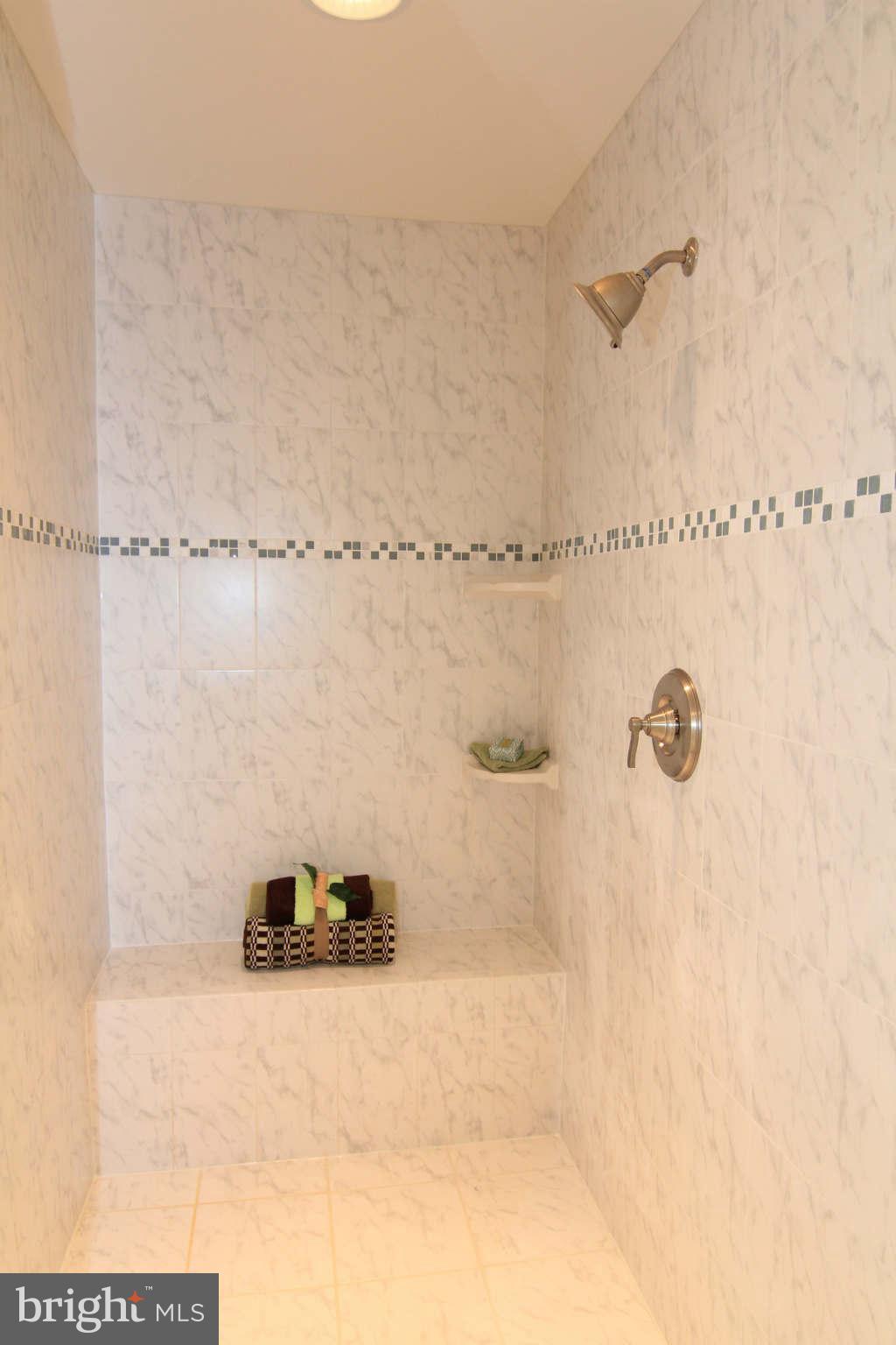 10916 Chandler Road Potomac, MD 20854 - Photo 17 of 24 Bath