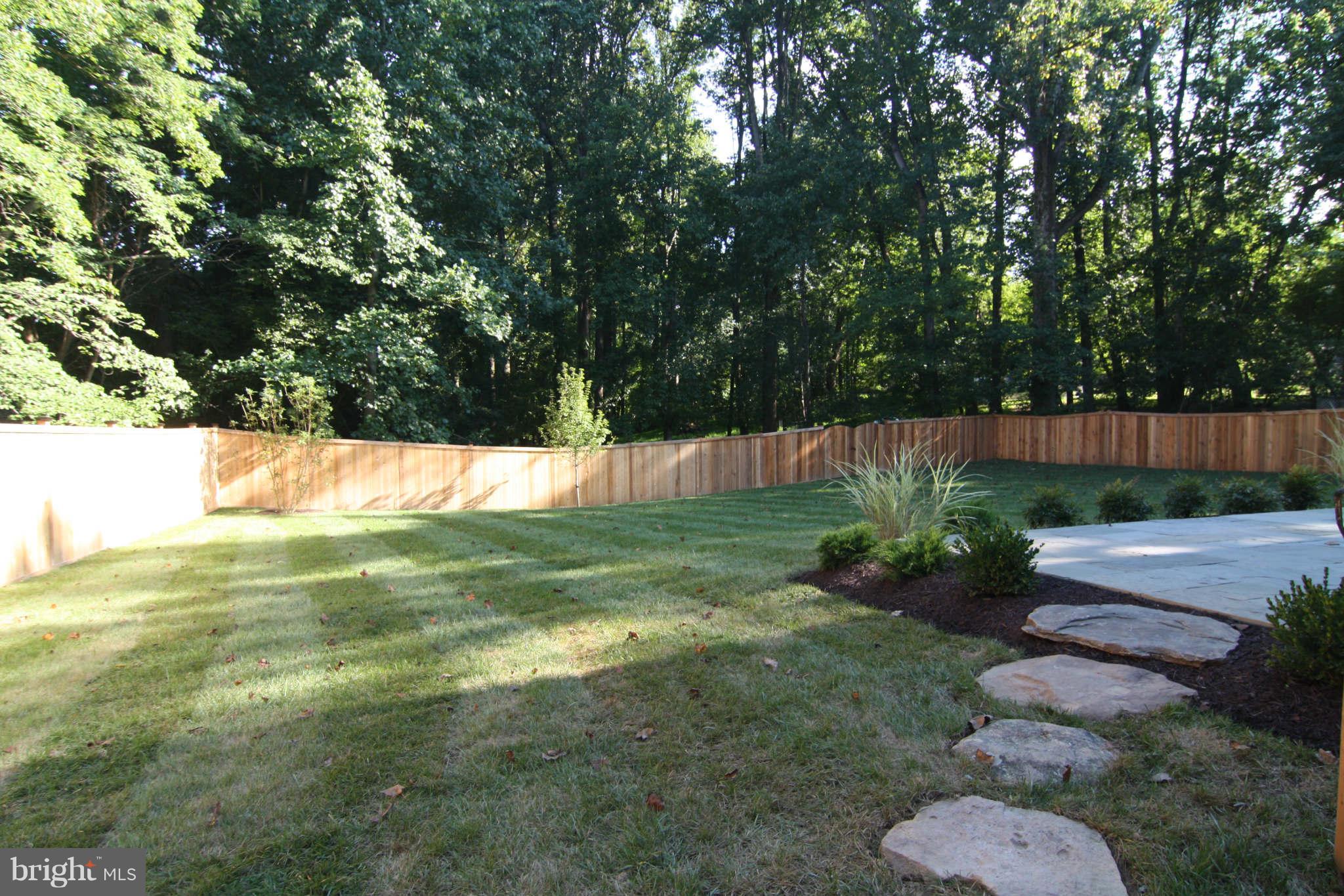 10916 Chandler Road Potomac, MD 20854 - Photo 21 of 24 Exterior (Rear)