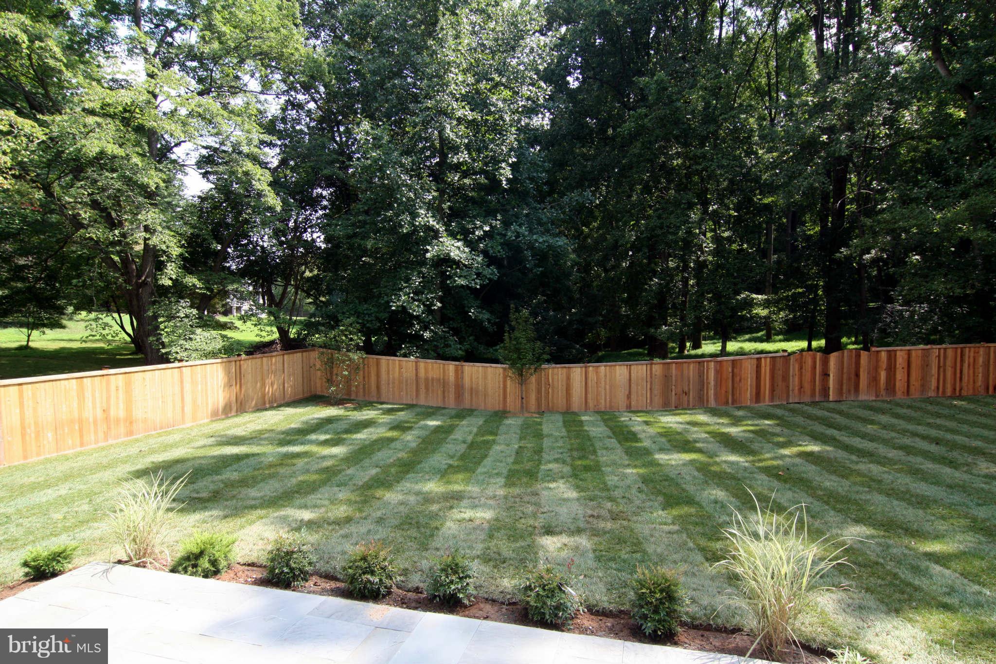 10916 Chandler Road Potomac, MD 20854 - Photo 23 of 24 Exterior (Rear)