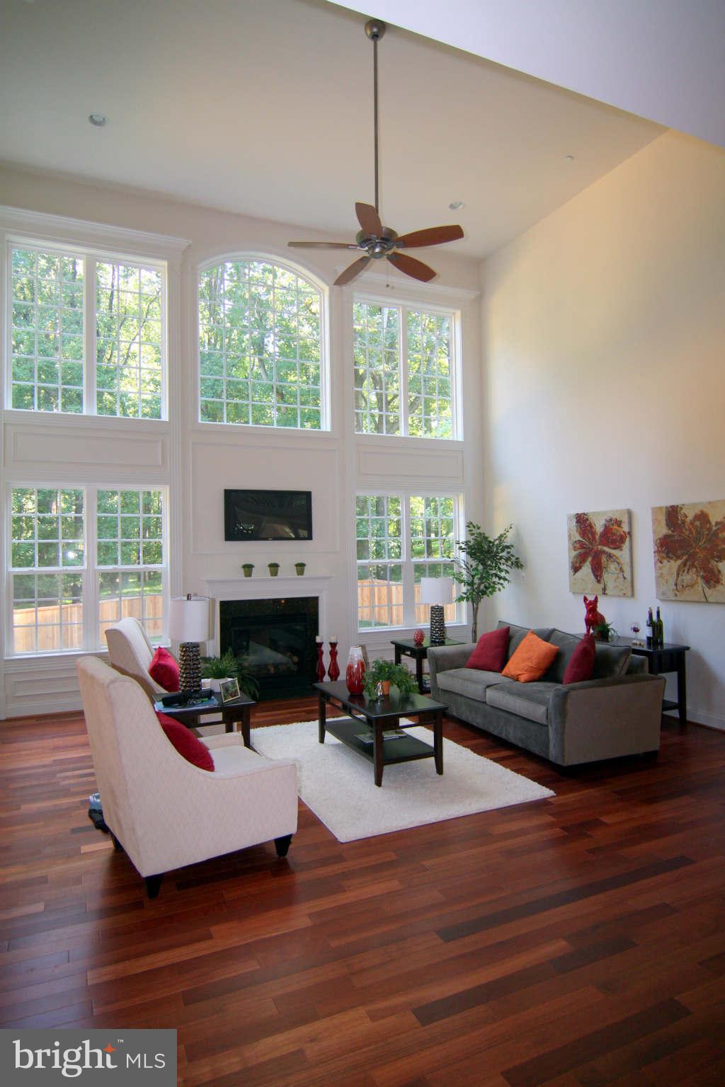 10916 Chandler Road Potomac, MD 20854 - Photo 9 of 24 Interior (General)