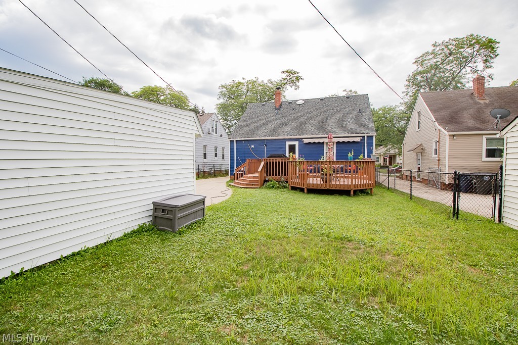 5711 Cherokee Road Cleveland, OH 44124 - Photo 5 of 31