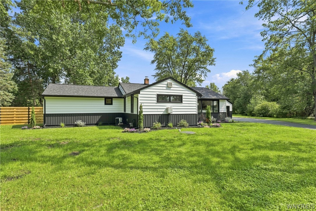 6921 Bear Ridge Road Pendleton, NY 14120 - Photo 4 of 50
