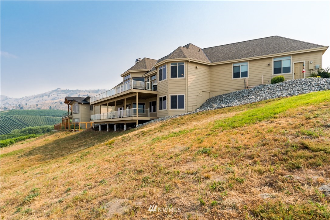 147 Clos Chevalle Road Chelan, WA 98816 - Photo 4 of 24 Gallery Image 4