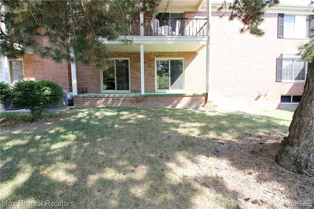 29676 Middlebelt Road Farmington Hills, MI 48334 - Photo 26 of 34