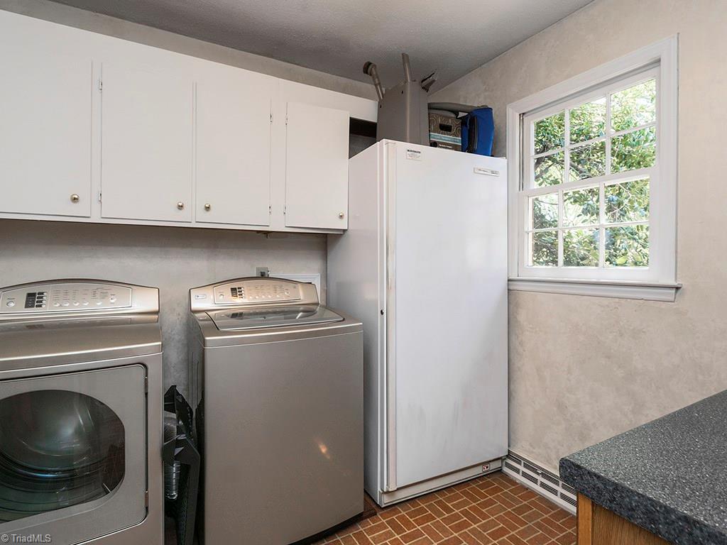 4521 Tower Road Greensboro, NC 27410 - Photo 24 of 28 Laundry
