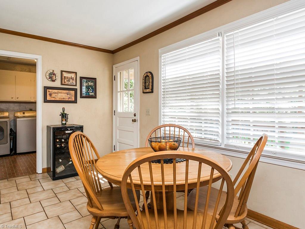 4521 Tower Road Greensboro, NC 27410 - Photo 8 of 28 Breakfast area.