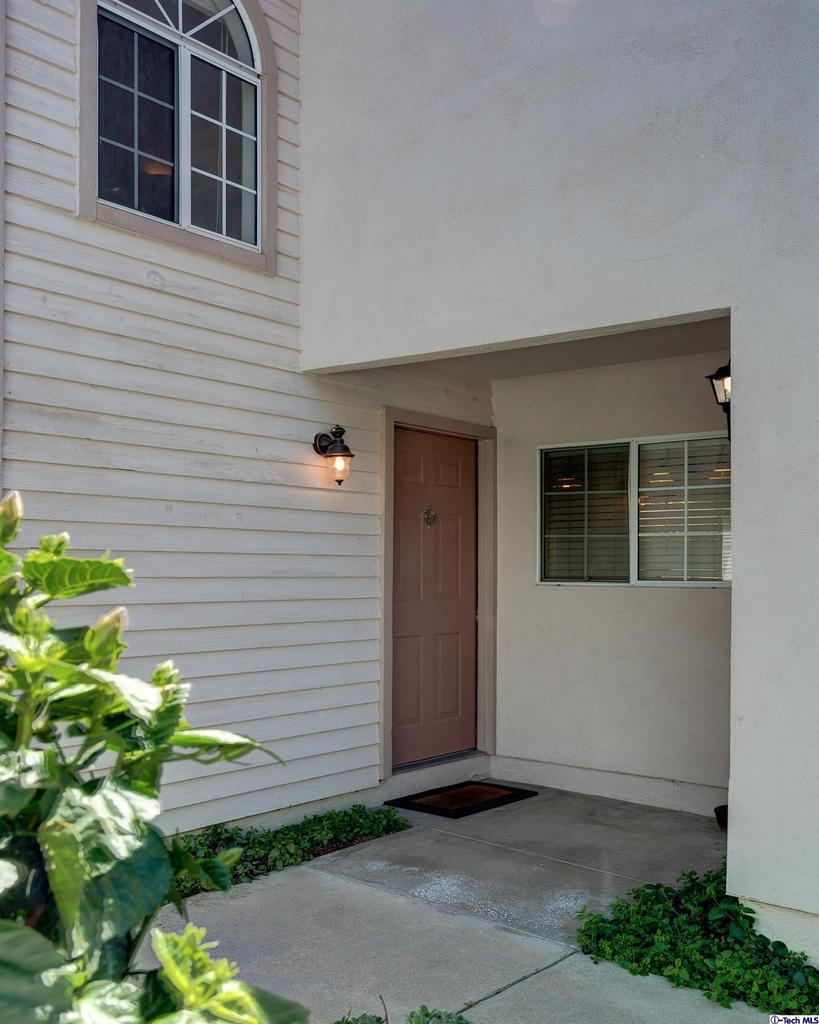 9782 Samoa Avenue Tujunga, CA 91042 - Photo 3 of 28