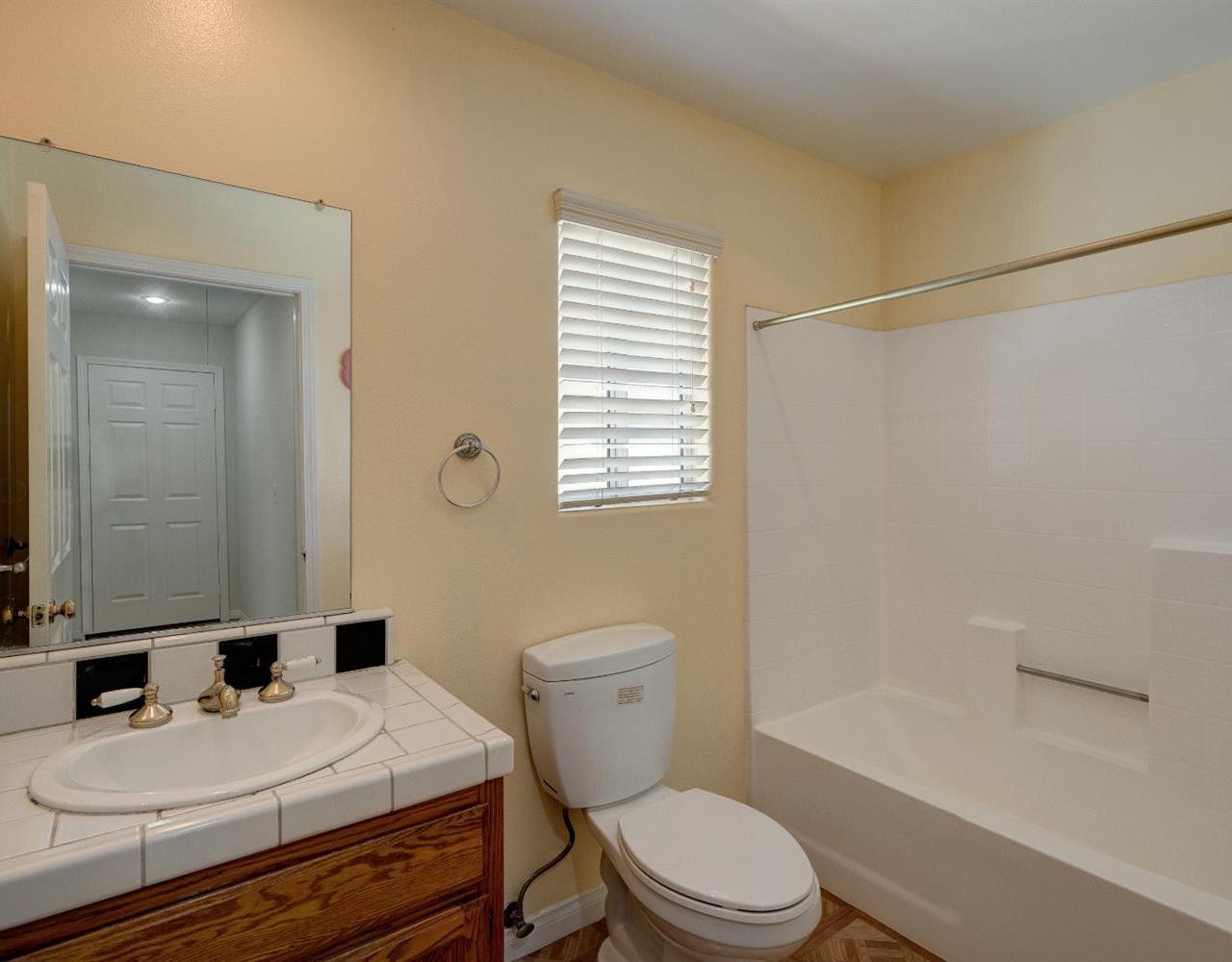 9782 Samoa Avenue Tujunga, CA 91042 - Photo 22 of 28