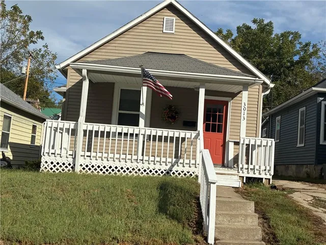 $1,050 | 3013 Edmond Street, St. Joseph, MO 64501