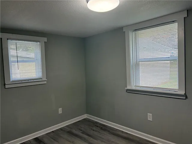 $1,050 | 3013 Edmond Street, St. Joseph, MO 64501