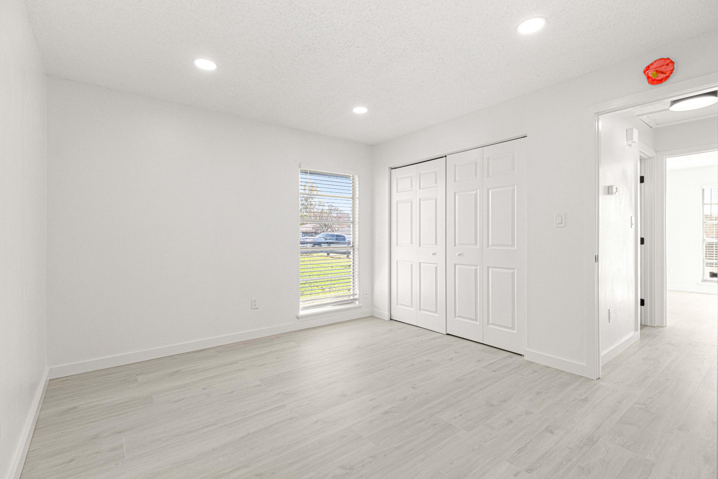 5320 Southeast 28th Lane Ocala, FL 34480 - Photo 7 of 21 a view of an empty room with a window