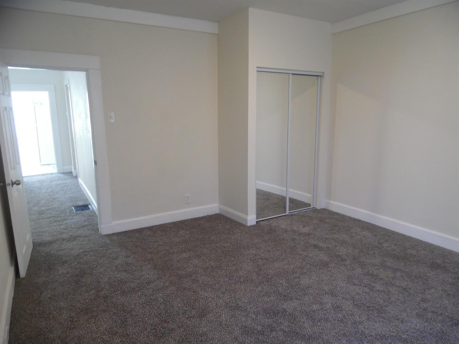1205 Groesbeck Road Cincinnati, OH 45224 - Photo 11 of 22 Gallery Image 11