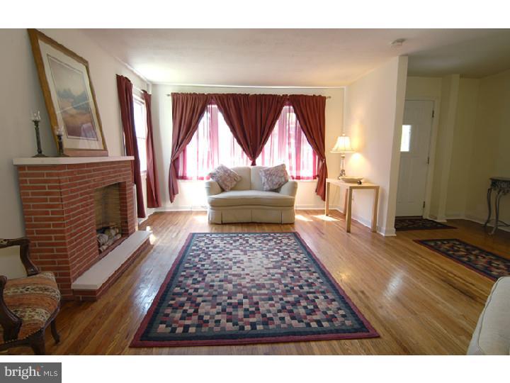 522 Stevens Road Morrisville, PA 19067 - Photo 5 of 24 Living Room