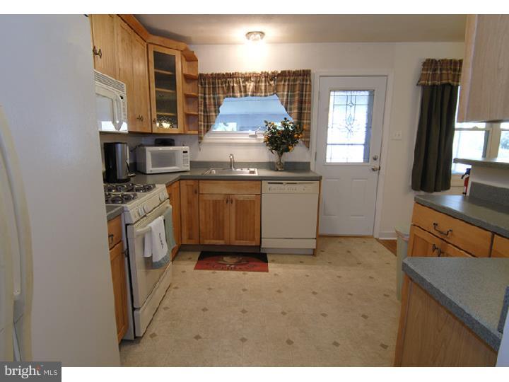 522 Stevens Road Morrisville, PA 19067 - Photo 8 of 24 Kitchen