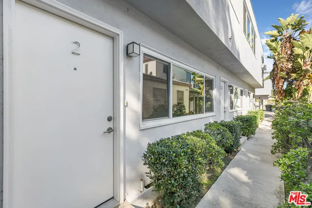$2,695 | 1323 11th Street, Unit 2, Santa Monica, CA 90401