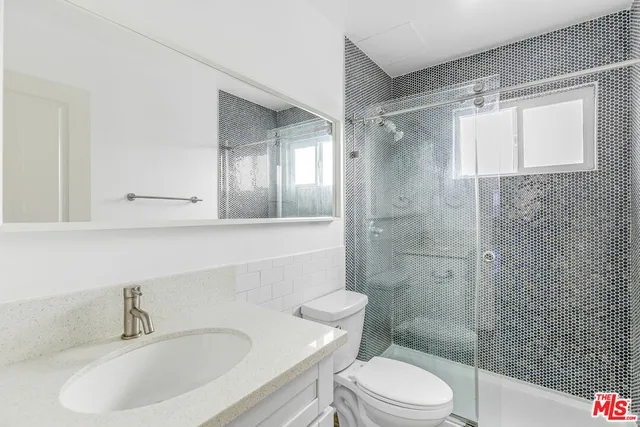 $2,695 | 1323 11th Street, Unit 2, Santa Monica, CA 90401