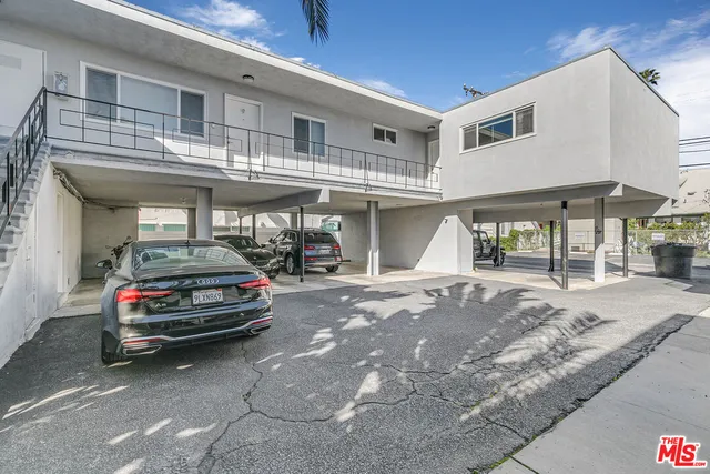 $2,695 | 1323 11th Street, Unit 2, Santa Monica, CA 90401