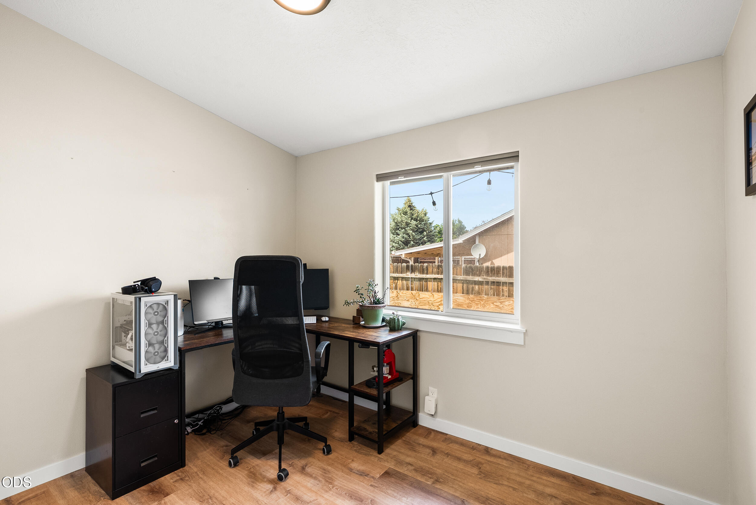 833 Northwest Maple Court Redmond, OR 97756 - Photo 33 of 44