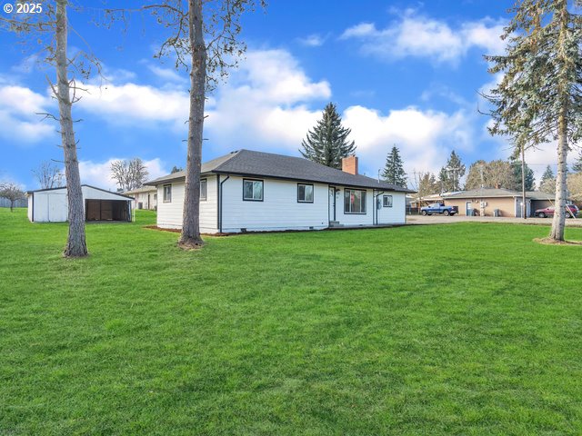 2201 East Ellendale Avenue Dallas, OR 97338 - Photo 20 of 29 a view of a house with a big yard