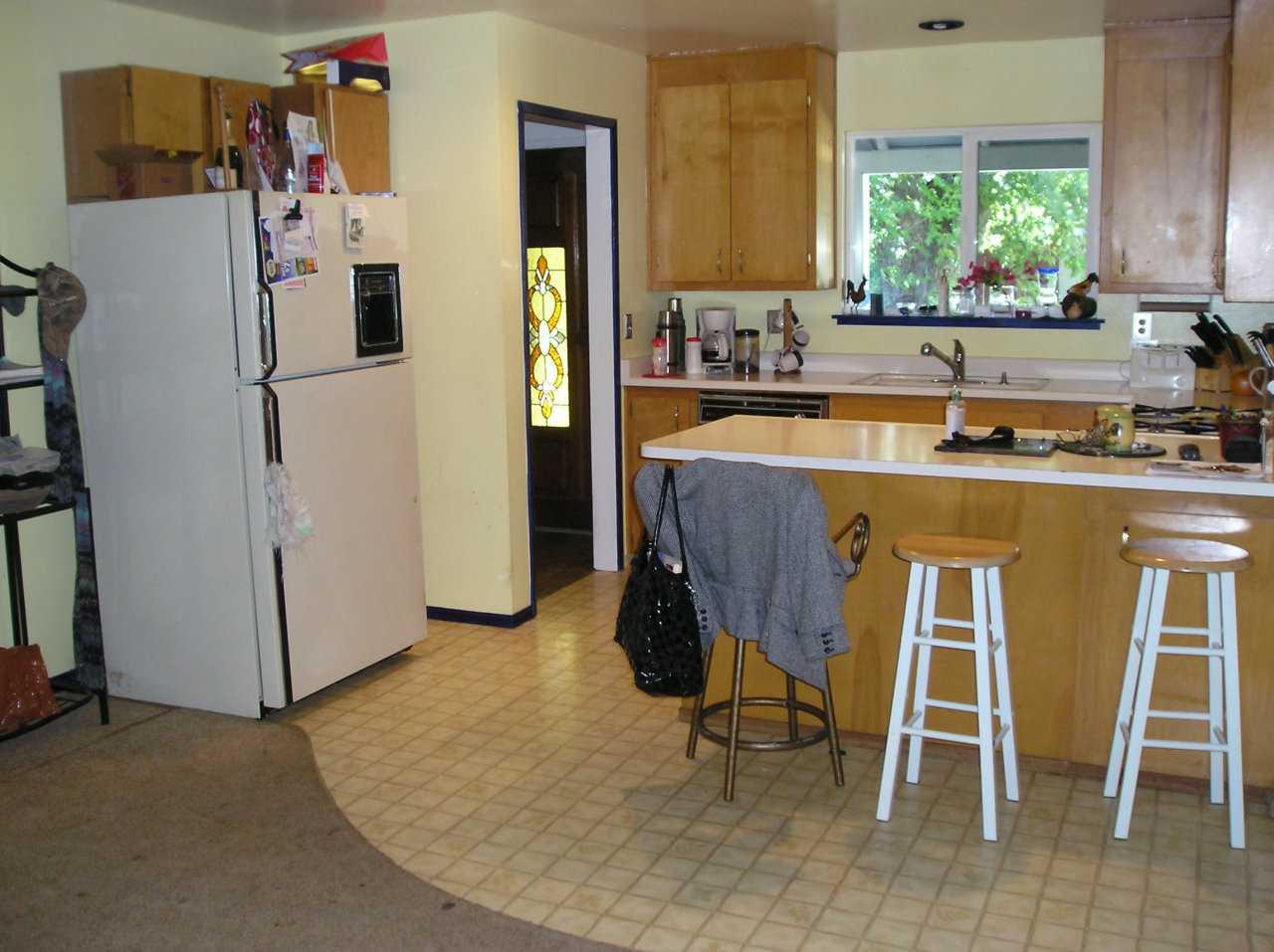 6768 Reflection Street Redding, CA 96001 - Photo 12 of 12 Kitchen area