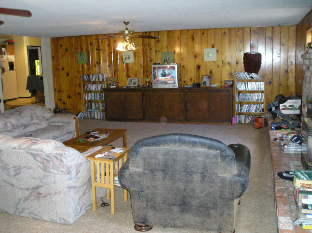 6768 Reflection Street Redding, CA 96001 - Photo 4 of 12 Family Room