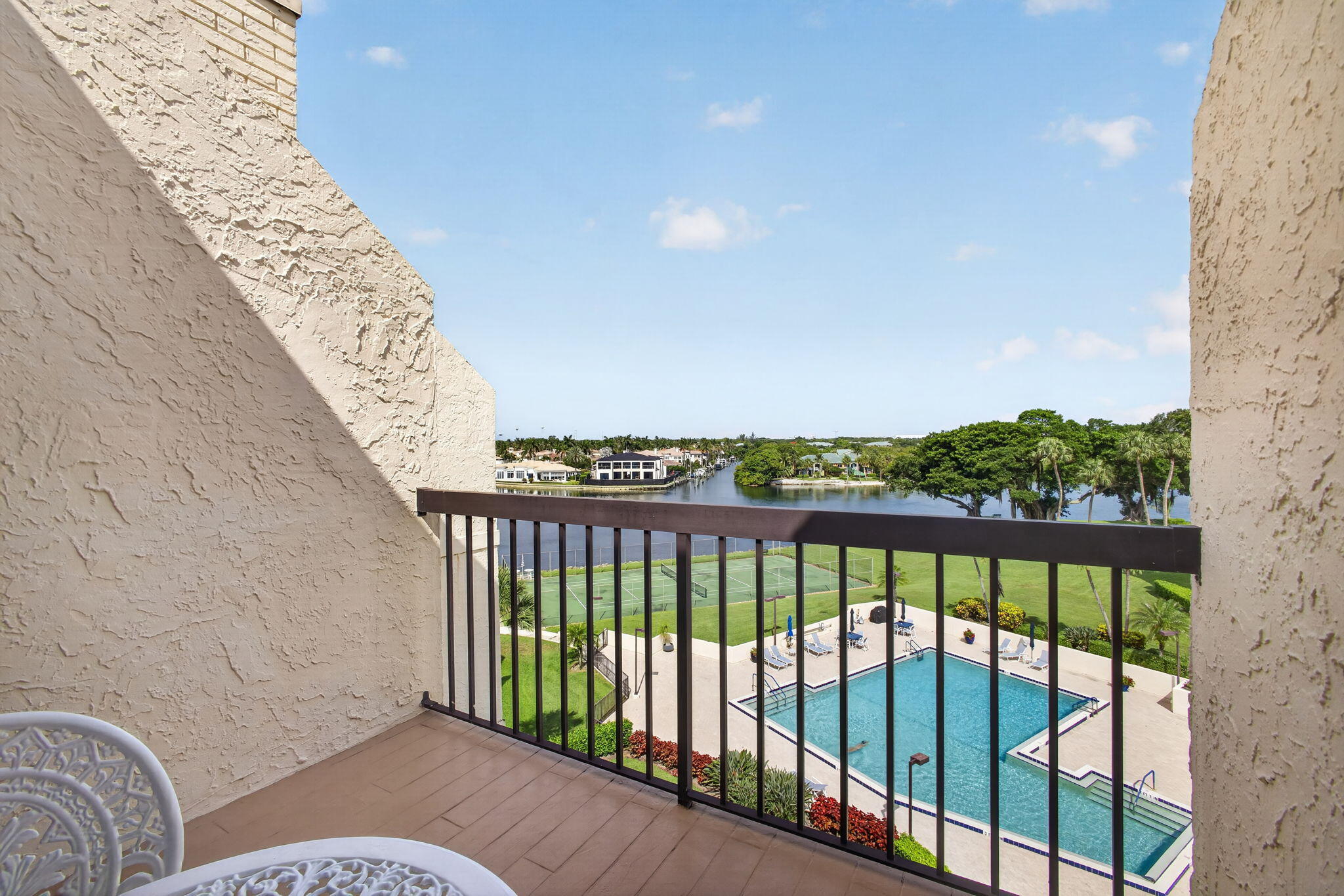 364 Golfview Road, Unit 506 North Palm Beach, FL 33408 - Photo 35 of 68 Primary Patio