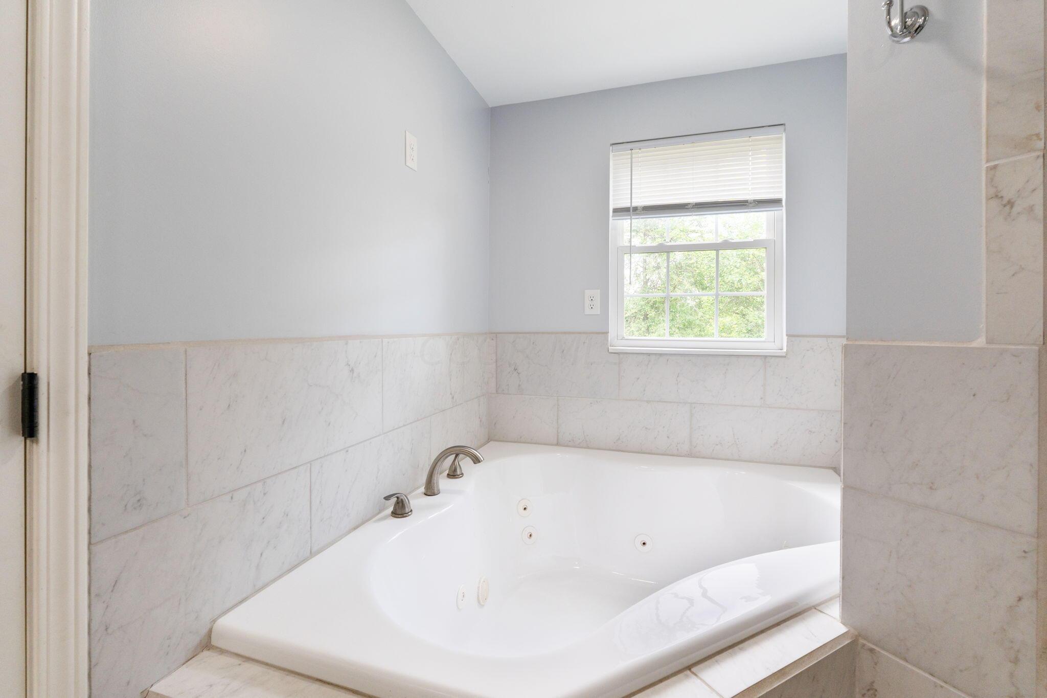 336 Amanda Northern Road Southwest Lancaster, OH 43130 - Photo 20 of 44 336 Amanda Northern Rd SW (Interior)-19