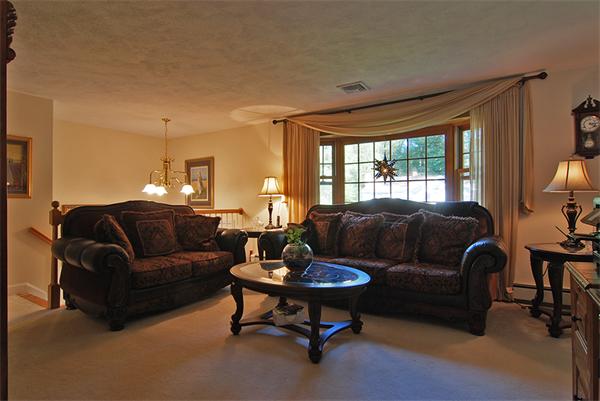 8 Mirror Road Billerica, MA 01821 - Photo 4 of 24 Gallery Image 4