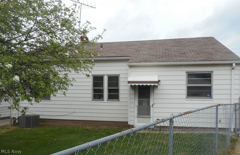 9716 David Road Garfield Heights, OH 44125 - Photo 3 of 23