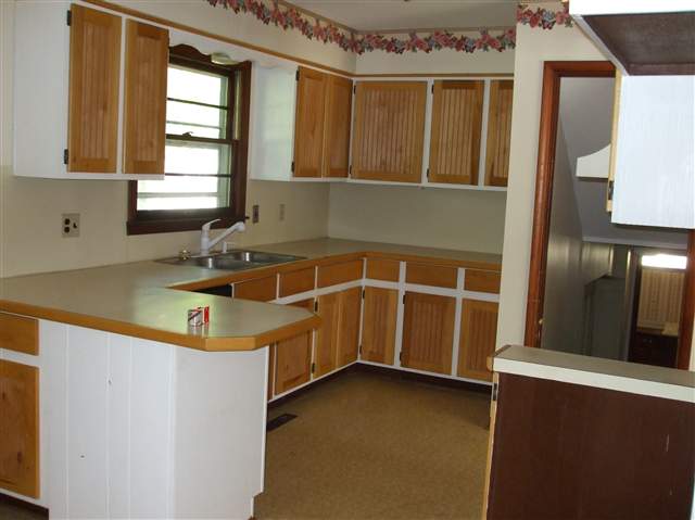 4965 Lakeshore Road Fort Gratiot, MI 48059 - Photo 4 of 12 31082597-3.JPG