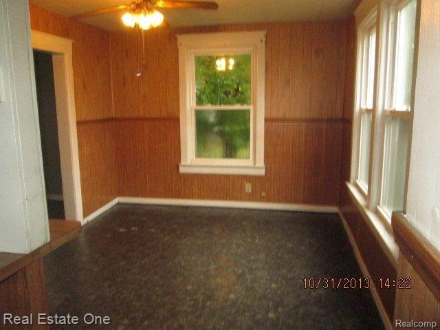 218 Summit Street River Rouge, MI 48218 - Photo 3 of 10 DINING ROOM.JPG