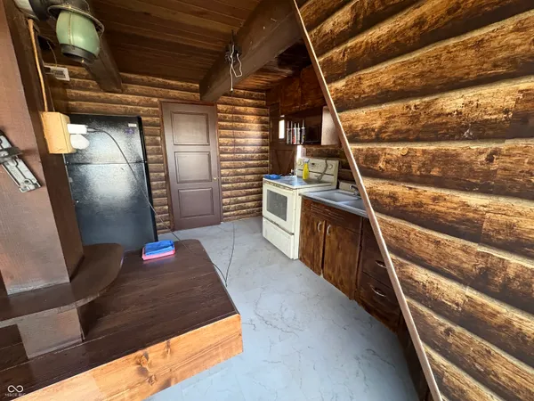 $180,000 | 6155 Private Road 1125, Poland, IN 47868