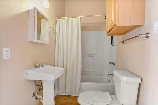 $1,750 | 45 French Market Place, New Orleans, LA 70116