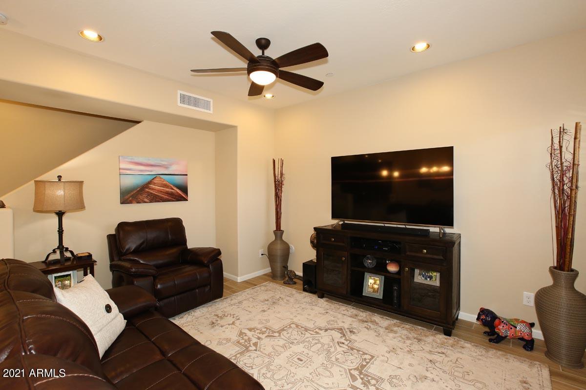 3935 East Rough Rider Road, Unit 1373 Phoenix, AZ 85050 - Photo 3 of 50 Great Room2