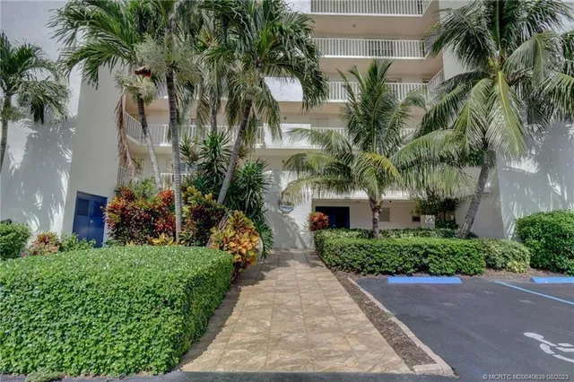 a view of a lake with houses