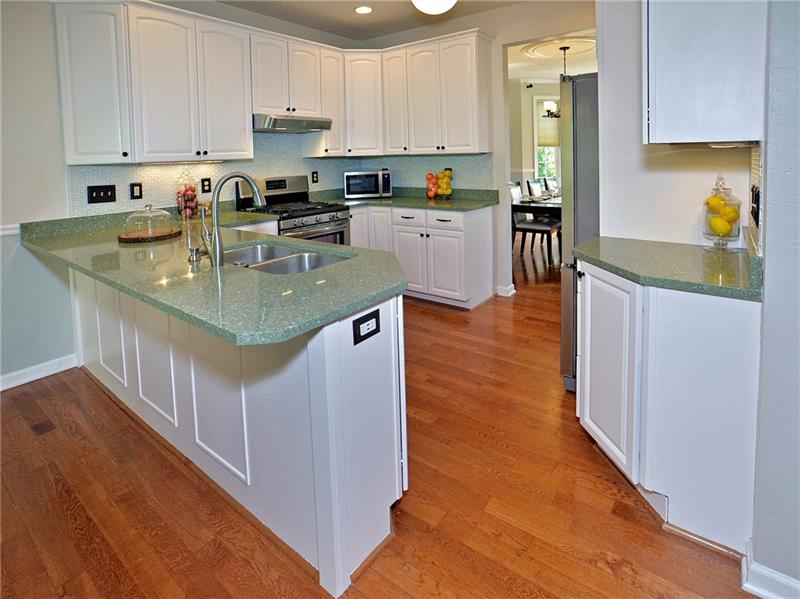 128 Hidden Valley Road Monroeville, PA 15146 - Photo 7 of 24 Gallery Image 7