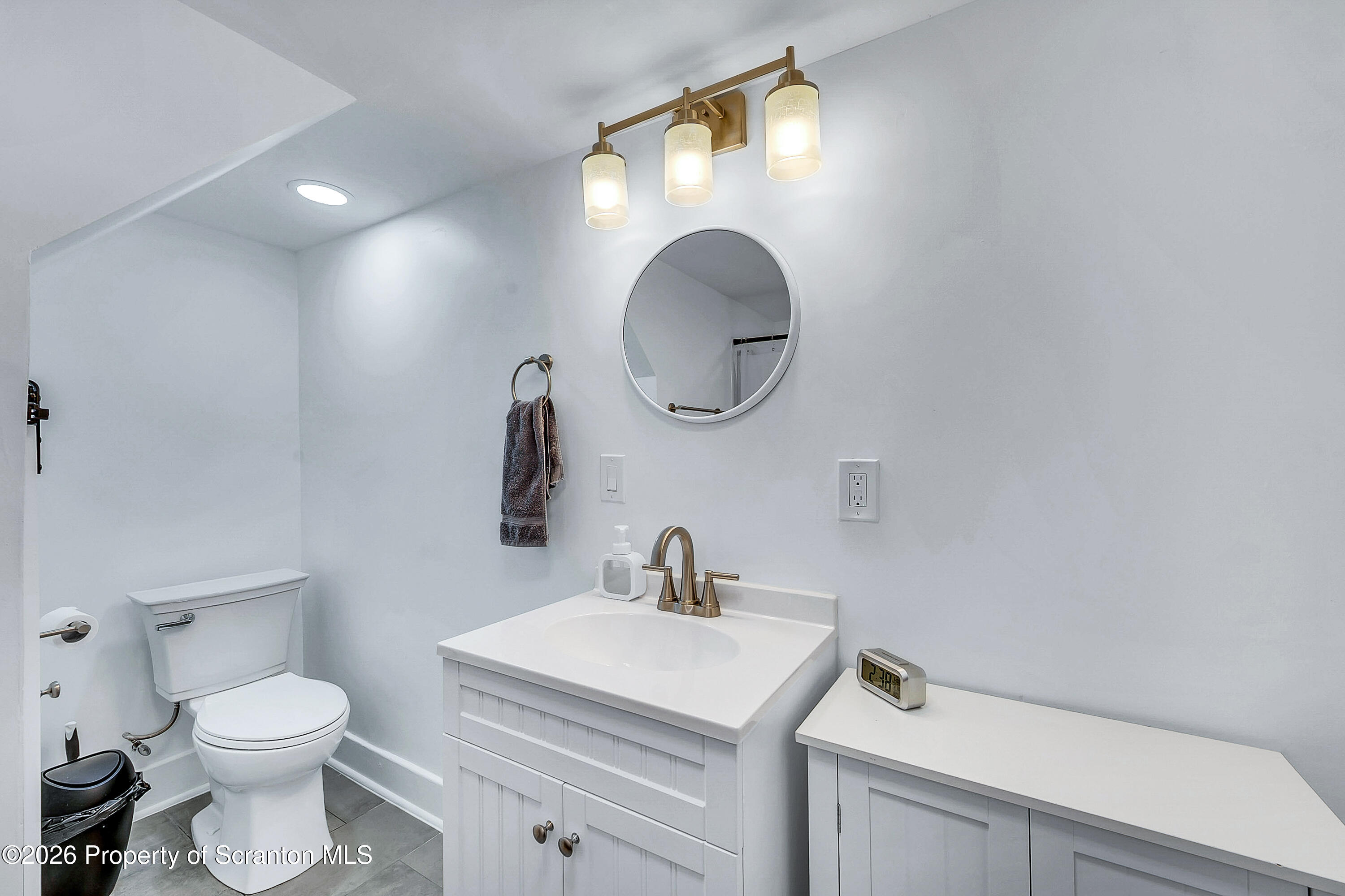 109 Ackerly Road Clarks Summit, PA 18411 - Photo 37 of 49 Full Bathroom