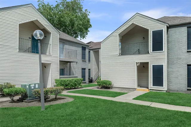 $1,140 | 1111 West Main Street, Unit 2801, League City, TX 77573